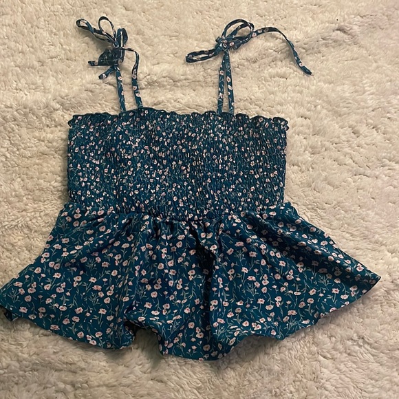 size medium- never worn! - Picture 1 of 2